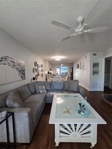 $1,875 | 211 Pasadena Avenue North, Unit 107, St. Petersburg, FL 33710