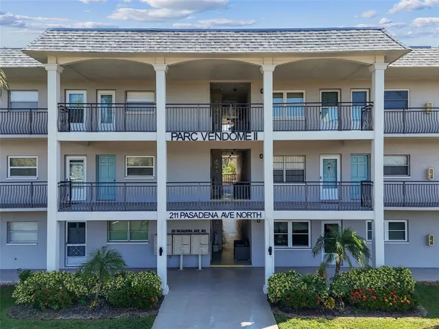 $1,875 | 211 Pasadena Avenue North, Unit 107, St. Petersburg, FL 33710