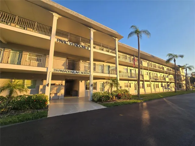 $1,875 | 211 Pasadena Avenue North, Unit 107, St. Petersburg, FL 33710