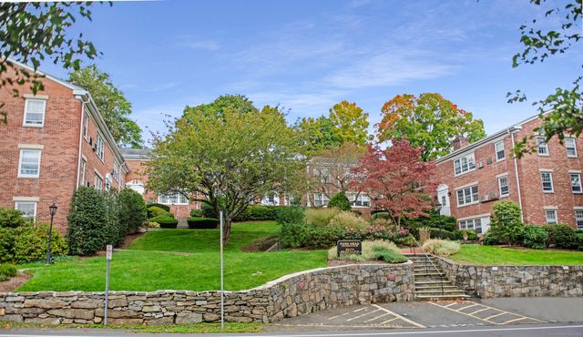 $485,000 | 232 Park Street, Unit 17, New Canaan, CT 06840