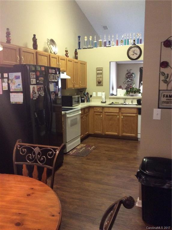 8216 Fox Swamp Road, Unit 256 Charlotte, NC 28215 - Photo 2 of 16 Gallery Image 2