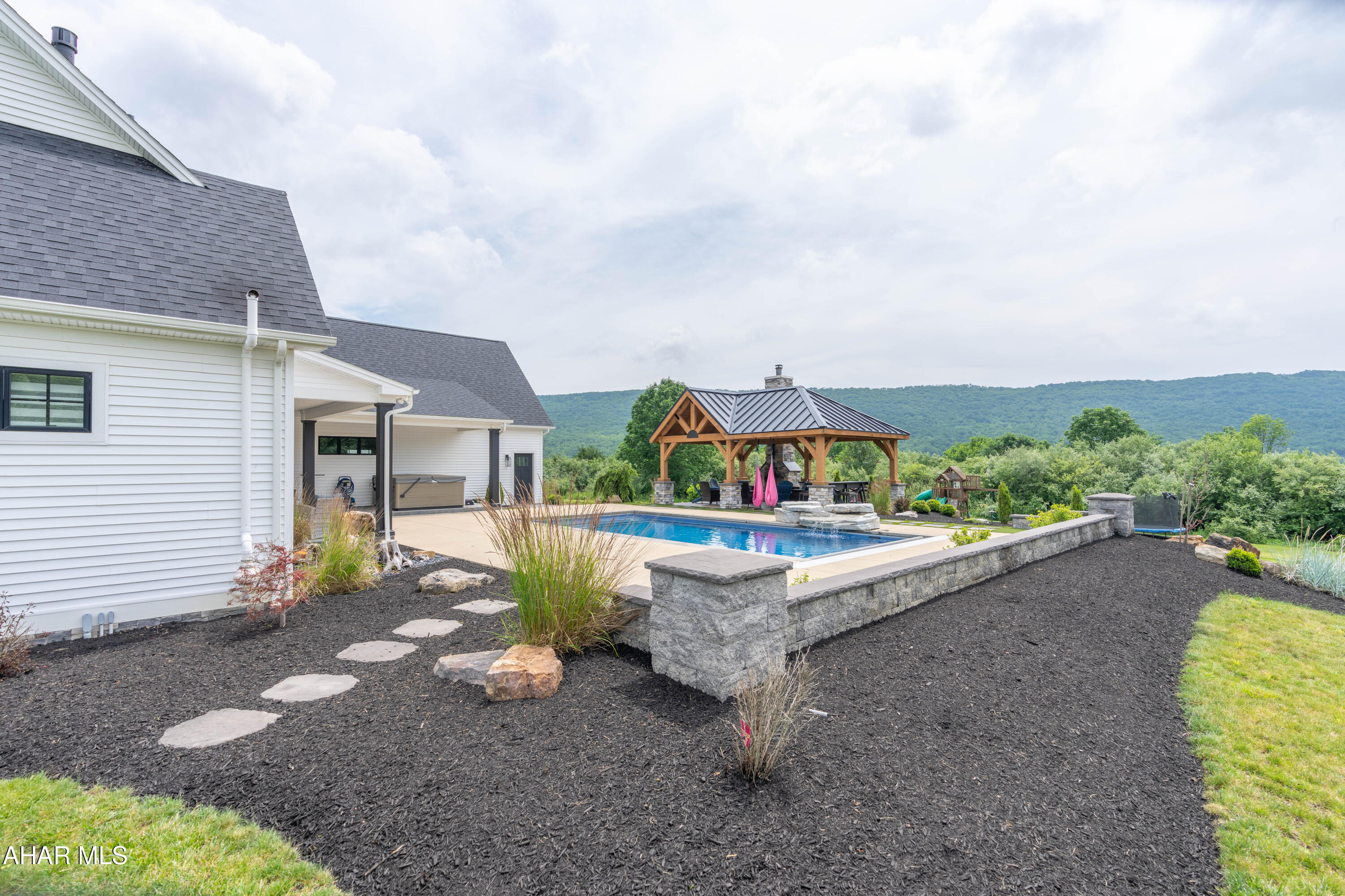 102 Middle Ridge Road Hollidaysburg, PA 16648 - Photo 14 of 82