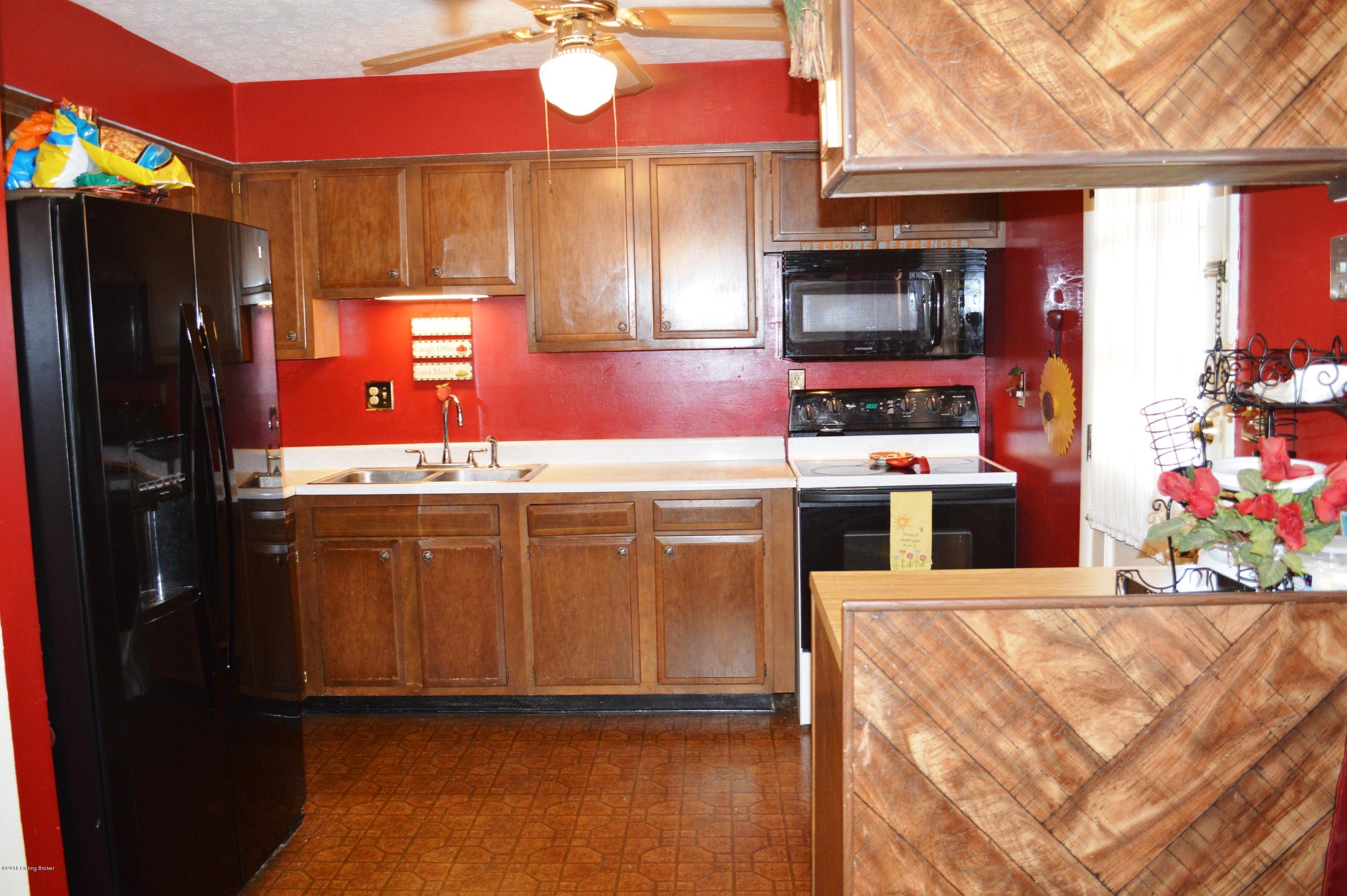 5304 Rayburn Road Louisville, KY 40272 - Photo 9 of 29 DSC_0828