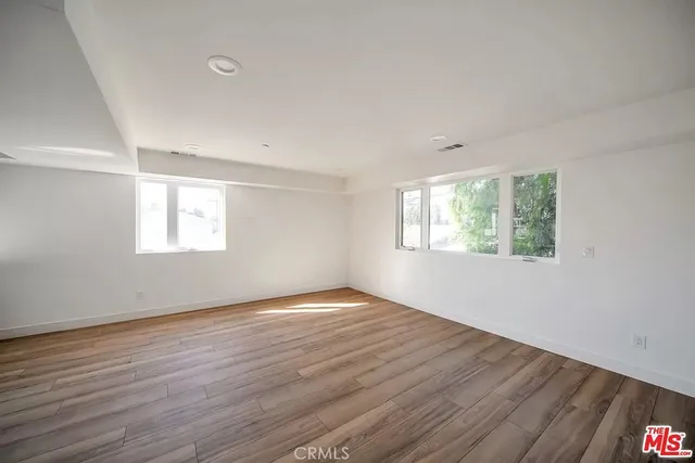 $5,995 | 2153 South West View Street, Los Angeles, CA 90016