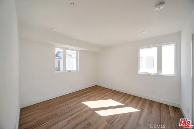 $5,995 | 2153 South West View Street, Los Angeles, CA 90016