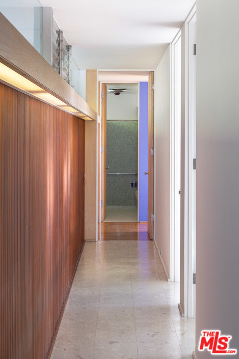 1531 North Tigertail Road Los Angeles, CA 90049 - Photo 20 of 27 a view of an entryway