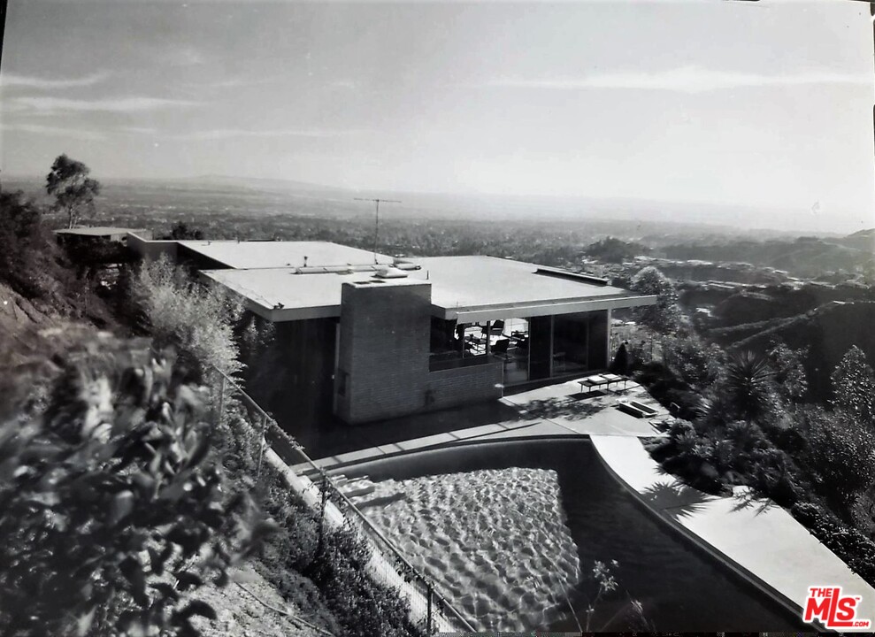 1531 North Tigertail Road Los Angeles, CA 90049 - Photo 27 of 27 an aerial view of a house with yard