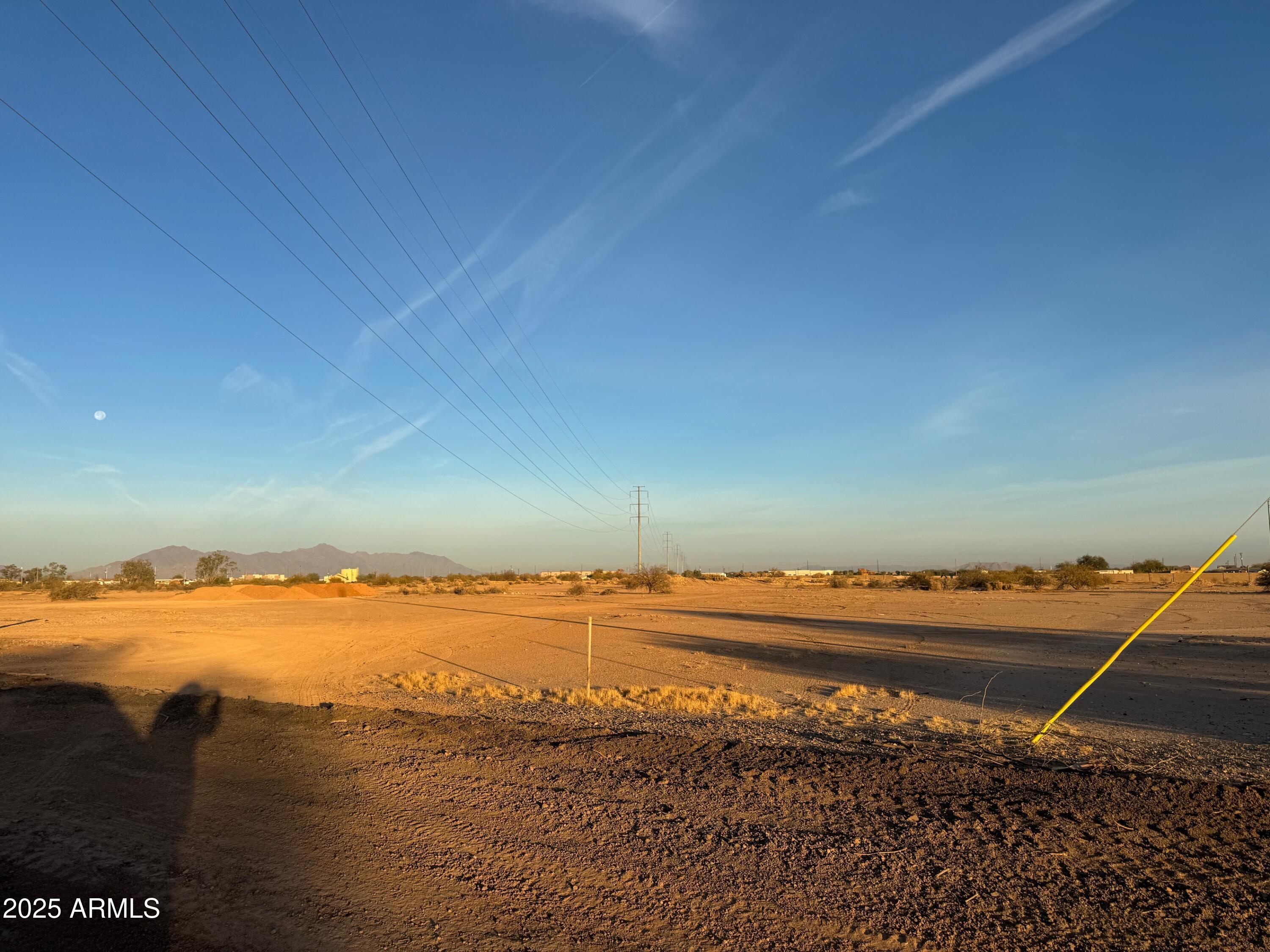 18888 North Jericho Road Maricopa, AZ 85138 - Photo 1 of 8 a view of an ocean and beach