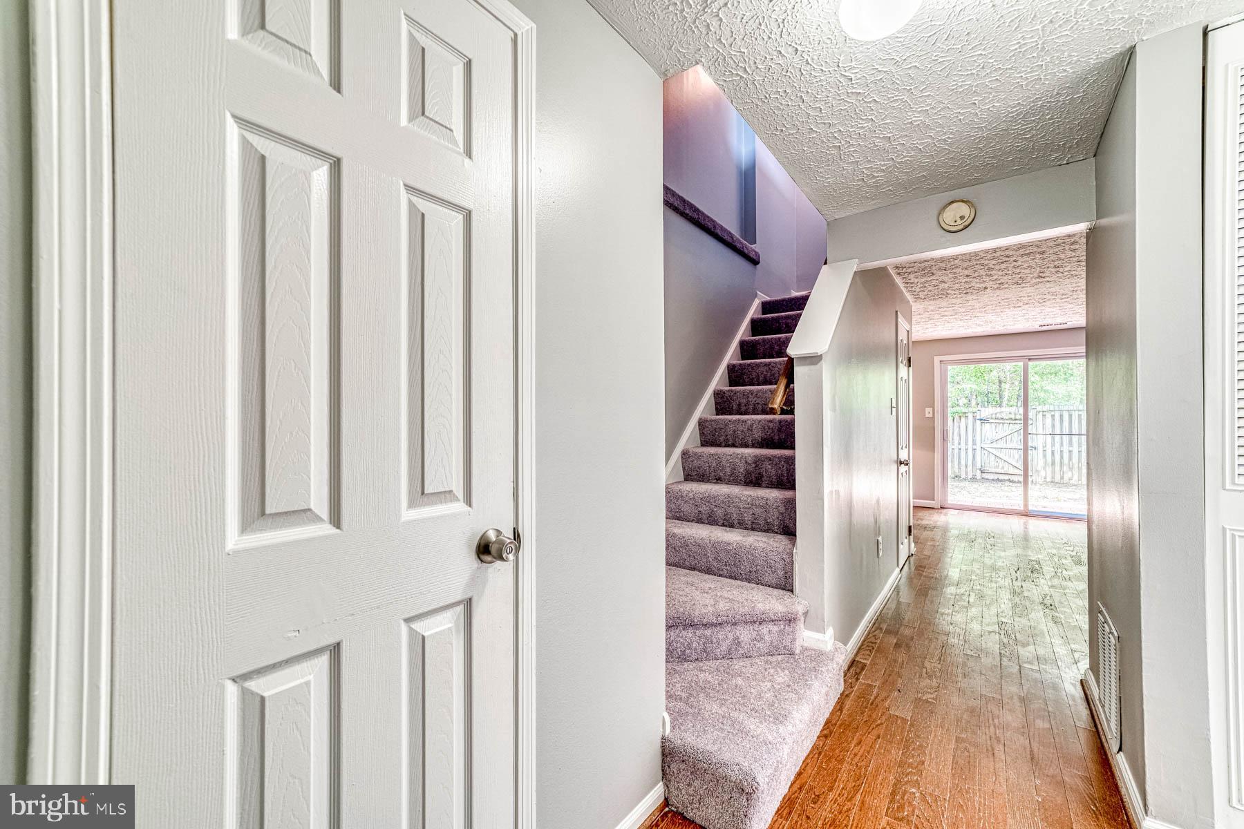 6902 Villa-Del-Rey Court Springfield, VA 22150 - Photo 3 of 31 Gallery Image 3