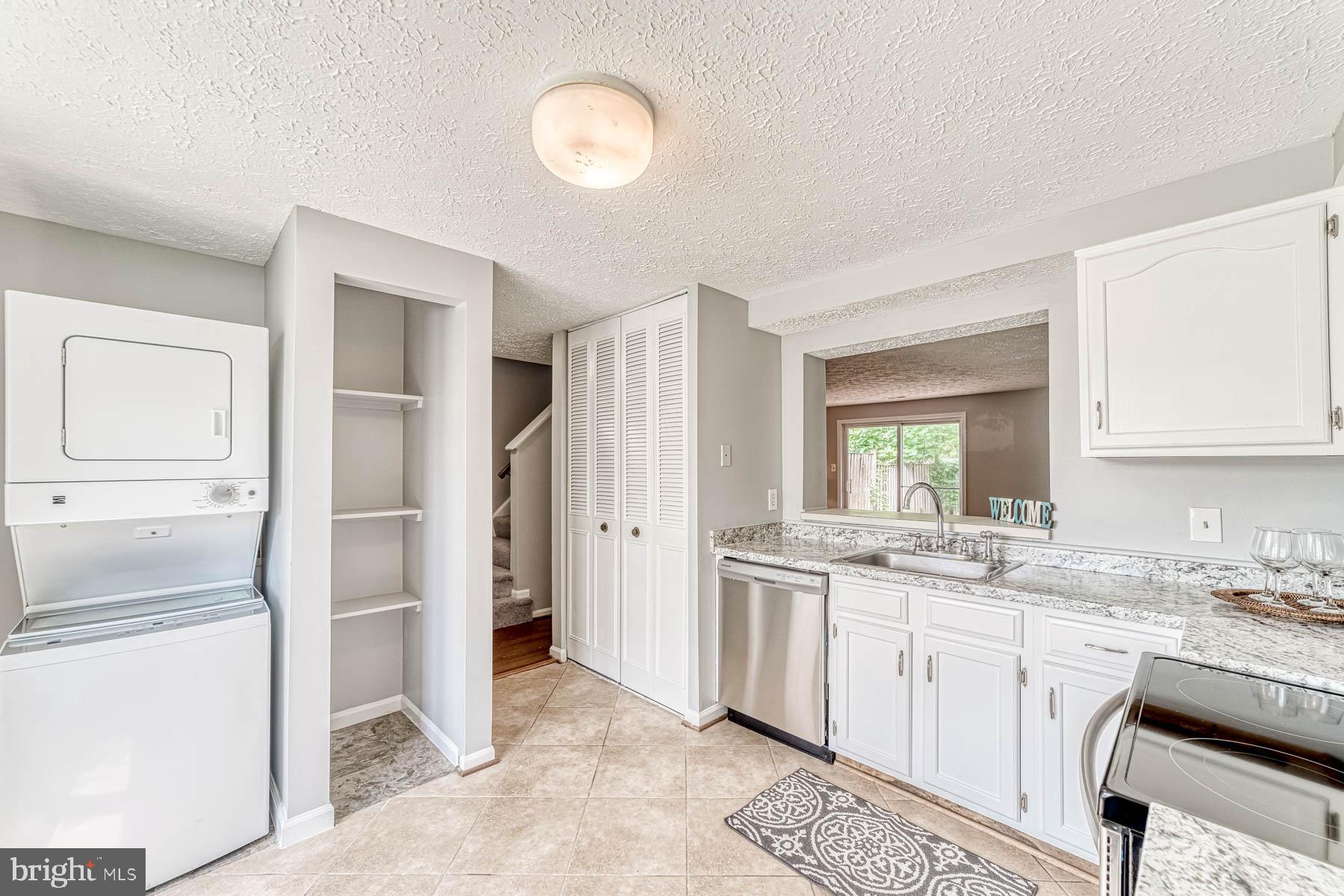 6902 Villa-Del-Rey Court Springfield, VA 22150 - Photo 8 of 31 Gallery Image 8
