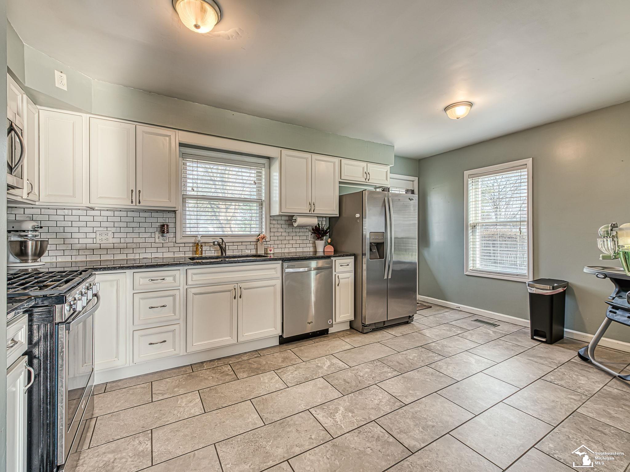 8872 Woodside Drive Temperance, MI 48182 - Photo 6 of 27