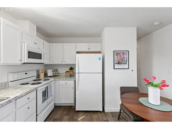 $115,000 | 1085 West 1st Avenue, Unit E, Junction City, OR 97448