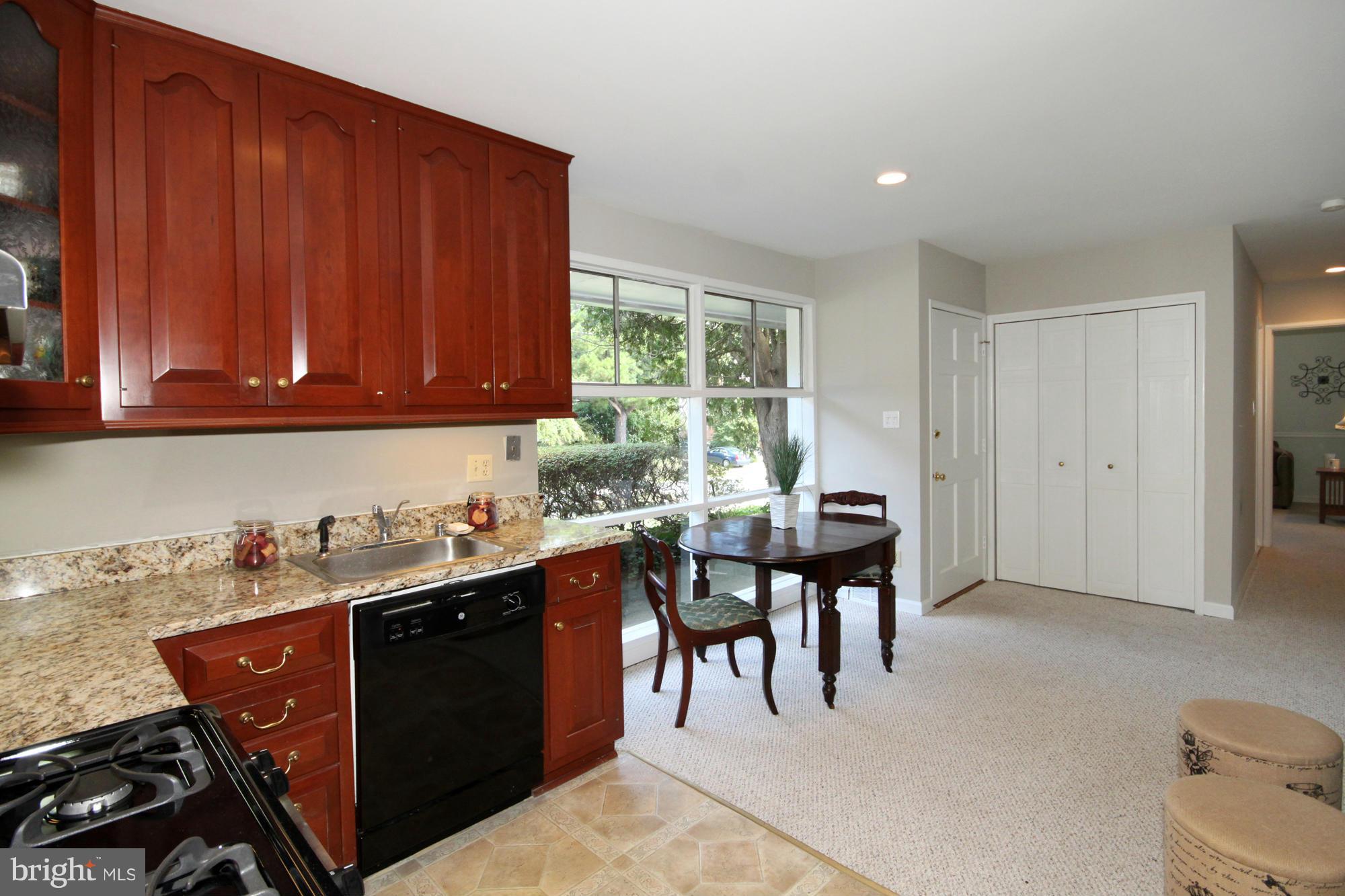7411 Jervis Street Springfield, VA 22151 - Photo 12 of 27 Kitchen