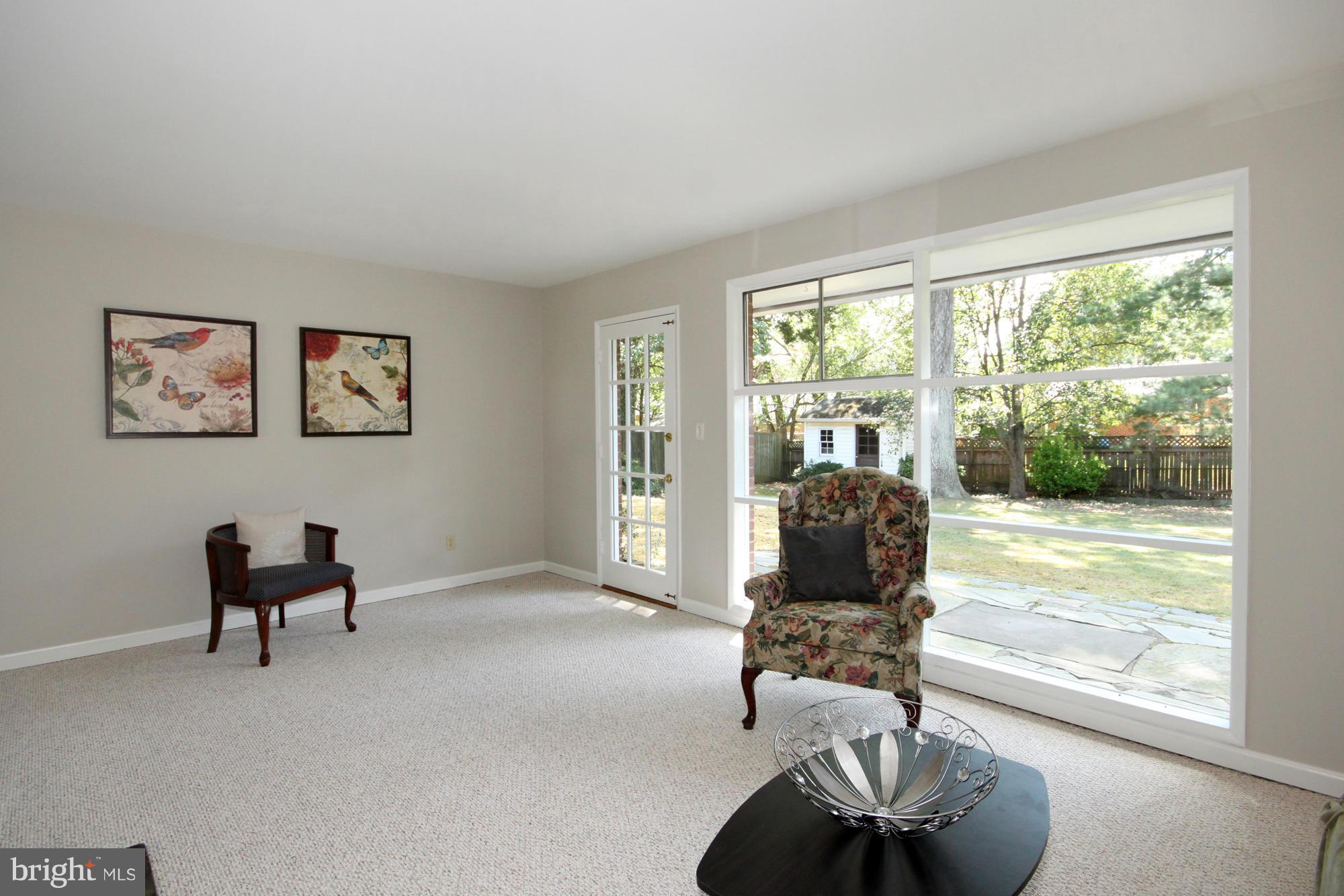 7411 Jervis Street Springfield, VA 22151 - Photo 4 of 27 Living Room