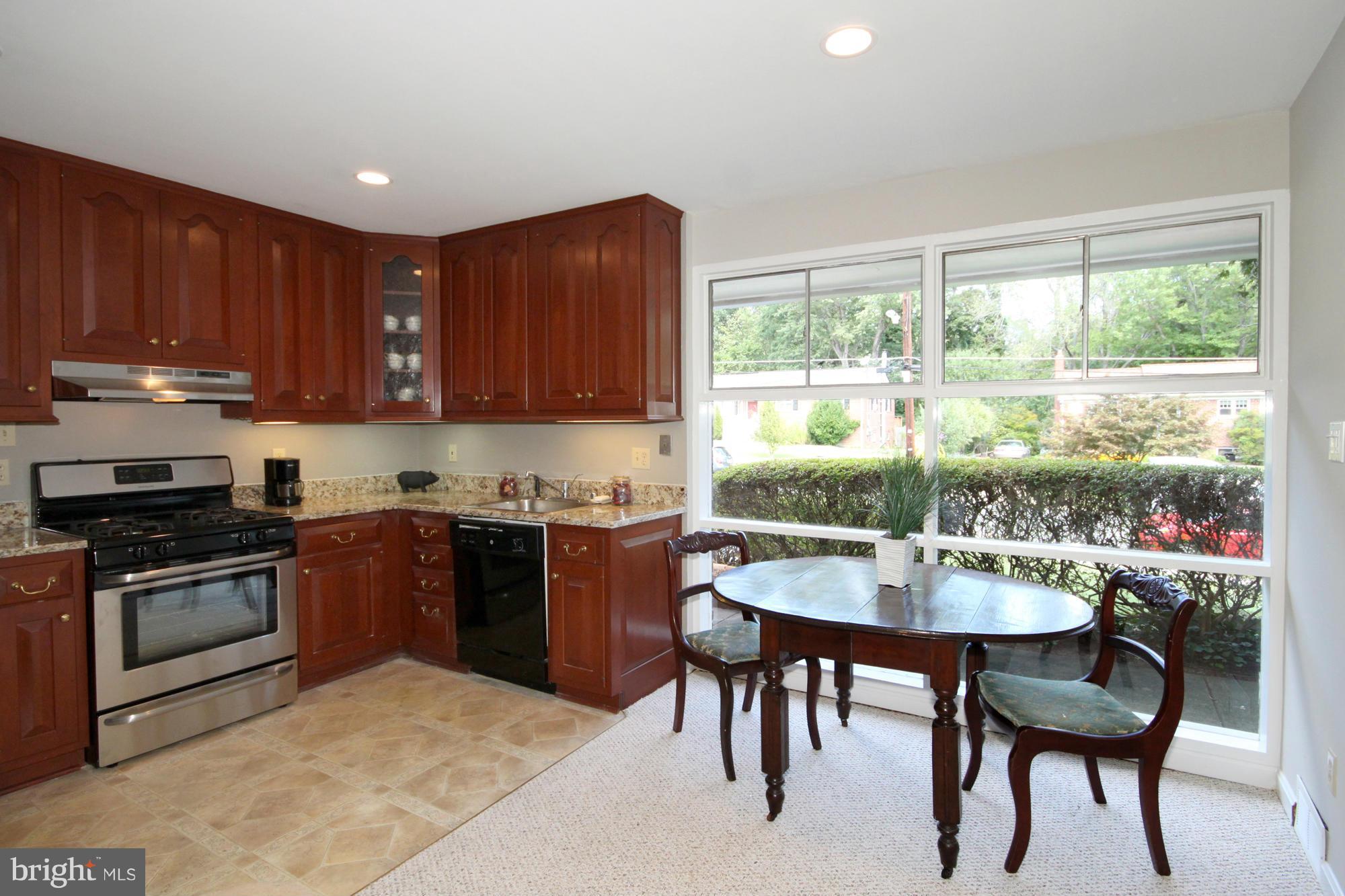 7411 Jervis Street Springfield, VA 22151 - Photo 7 of 27 Dining Room
