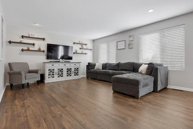 $595,000 | 3827 Trillium Trail, Elgin, IL 60124