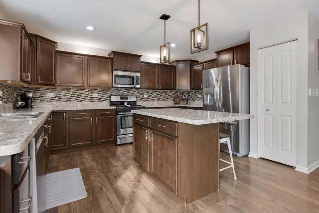 $595,000 | 3827 Trillium Trail, Elgin, IL 60124