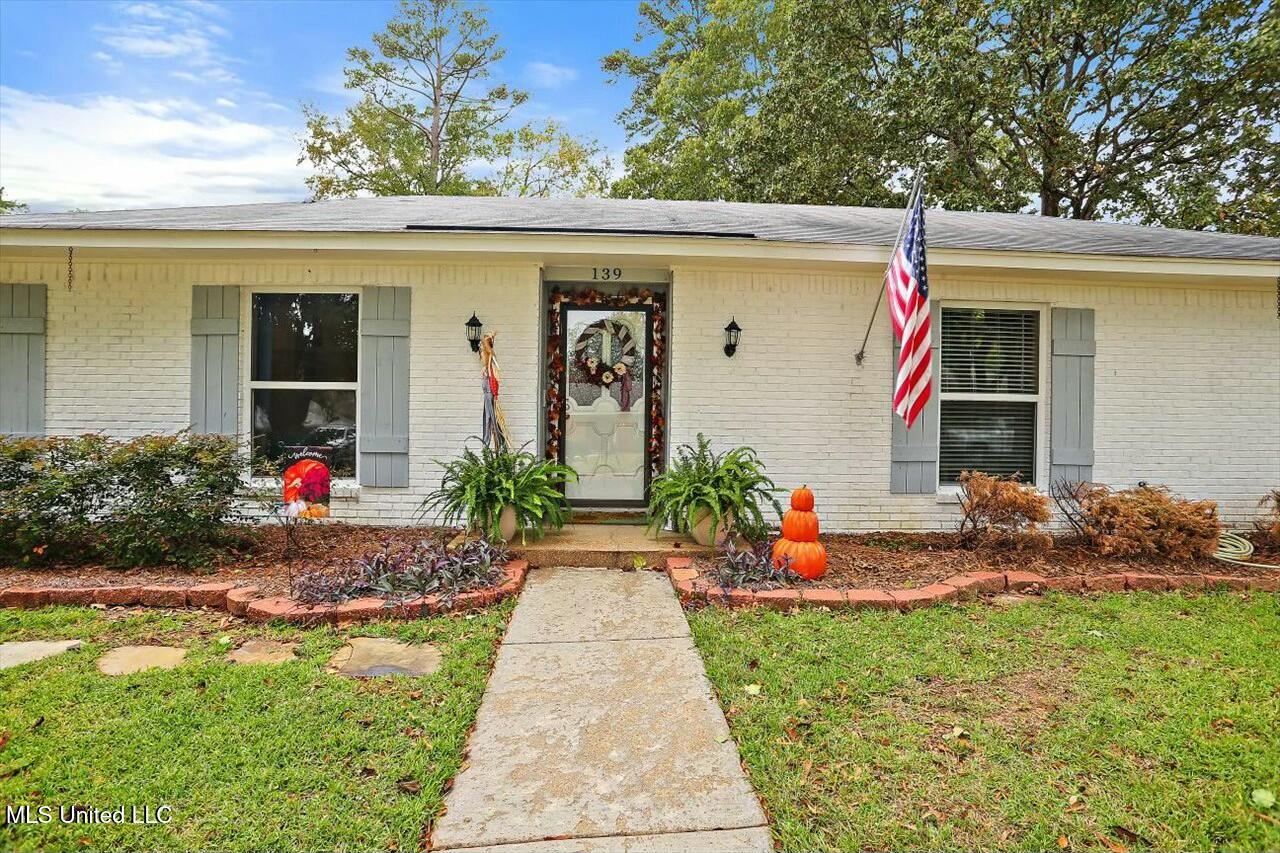 139 Longmeadow Road Brandon, MS 39042 - Photo 4 of 35 tempImageT8zfzR