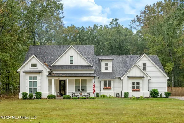 $369,900 | 215 Dry Field Road, Byhalia, MS 38611