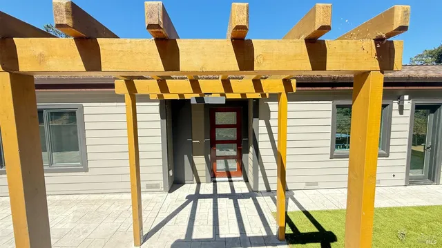 $2,168,600 | 221 El Toyonal, Orinda, CA 94563