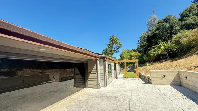 $2,168,600 | 221 El Toyonal, Orinda, CA 94563