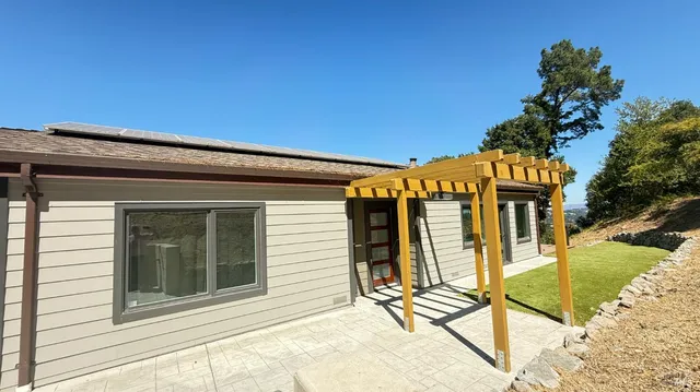 $2,168,600 | 221 El Toyonal, Orinda, CA 94563