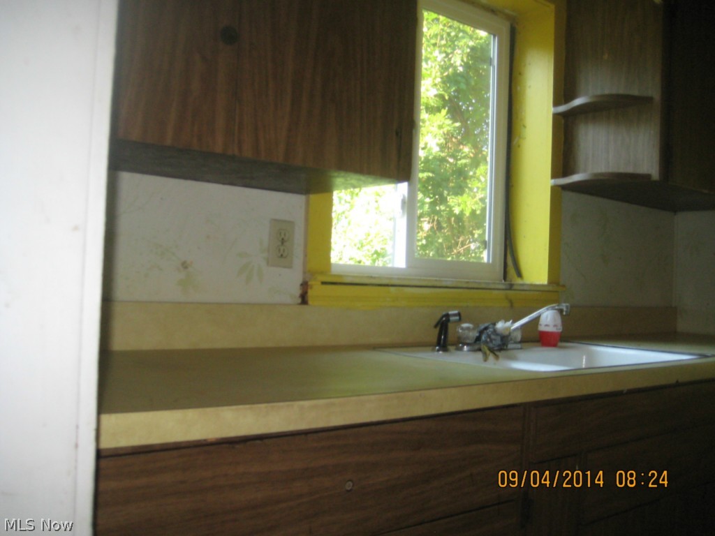 864 Aberdeen Street Akron, OH 44310 - Photo 6 of 14