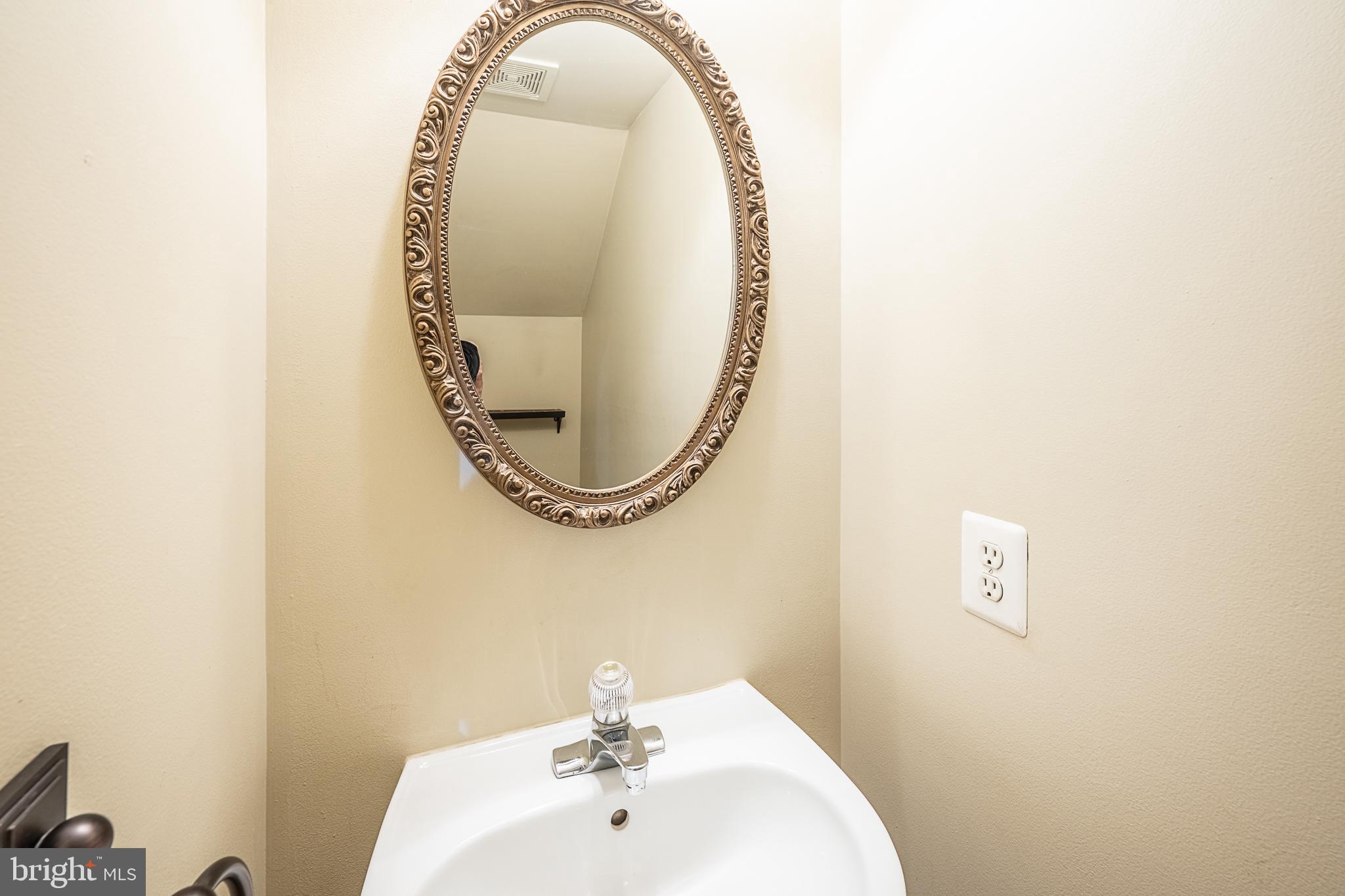 5920 Terrapin Place Alexandria, VA 22310 - Photo 35 of 67 powder room