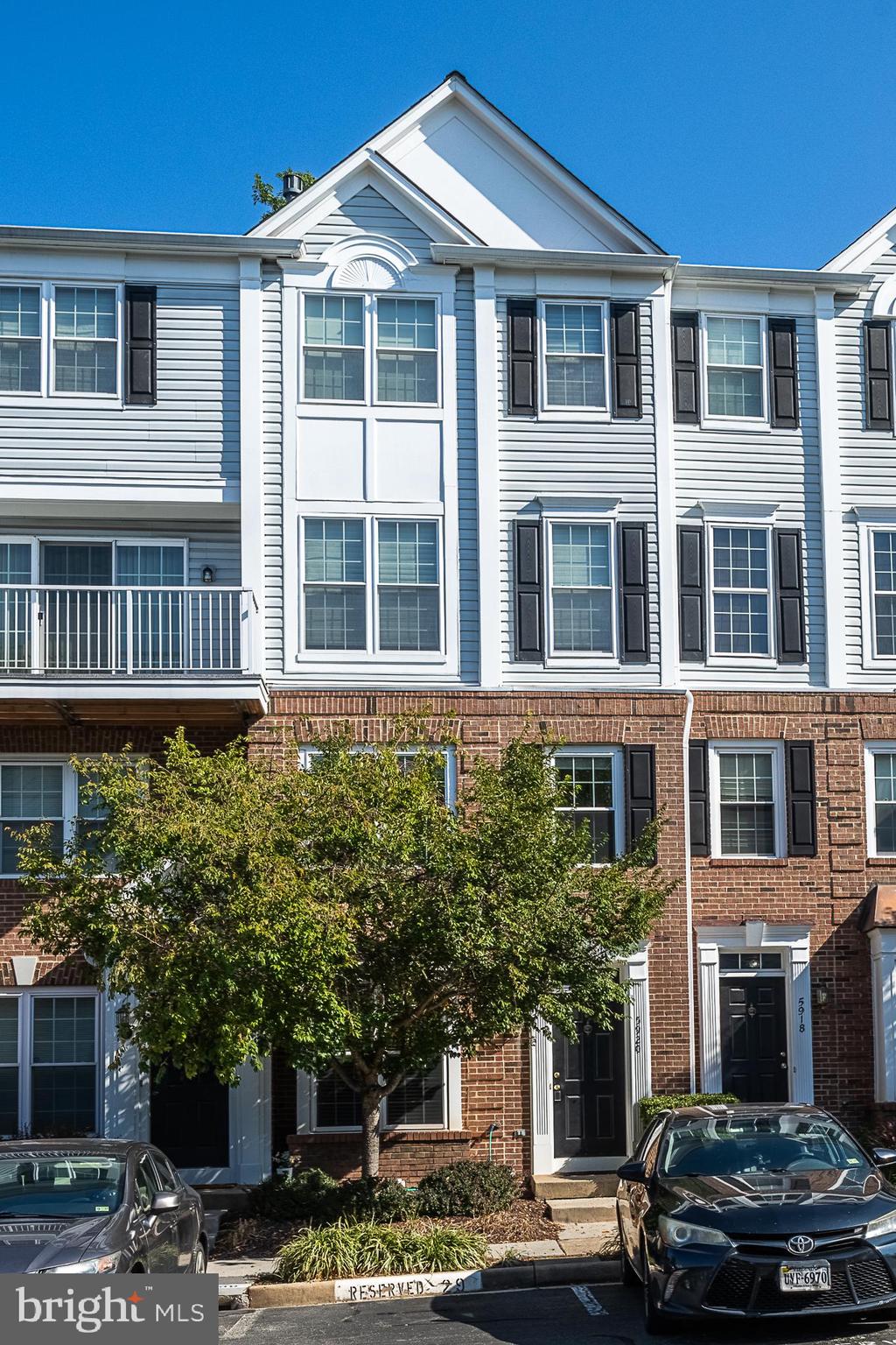 5920 Terrapin Place Alexandria, VA 22310 - Photo 59 of 67 a front view of a building with street view