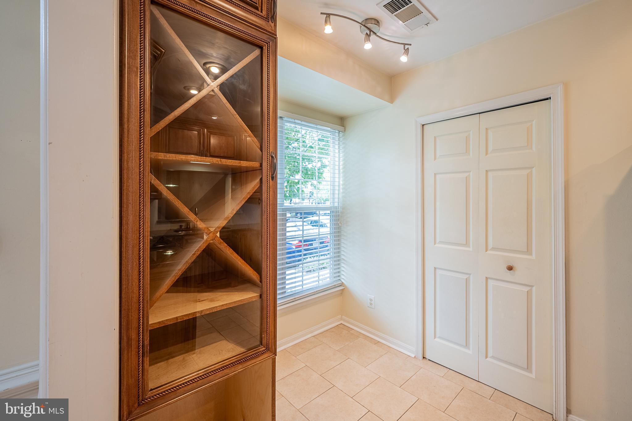 5920 Terrapin Place Alexandria, VA 22310 - Photo 9 of 67 kitchen