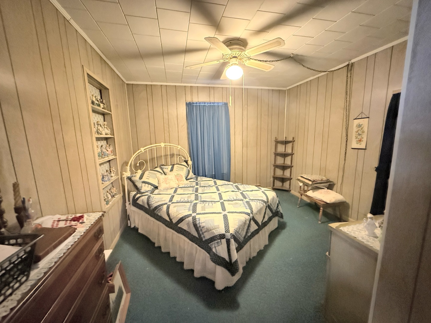 1421 West Maple Street Herrin, IL 62948 - Photo 13 of 15 a bedroom with a bed and large mirror