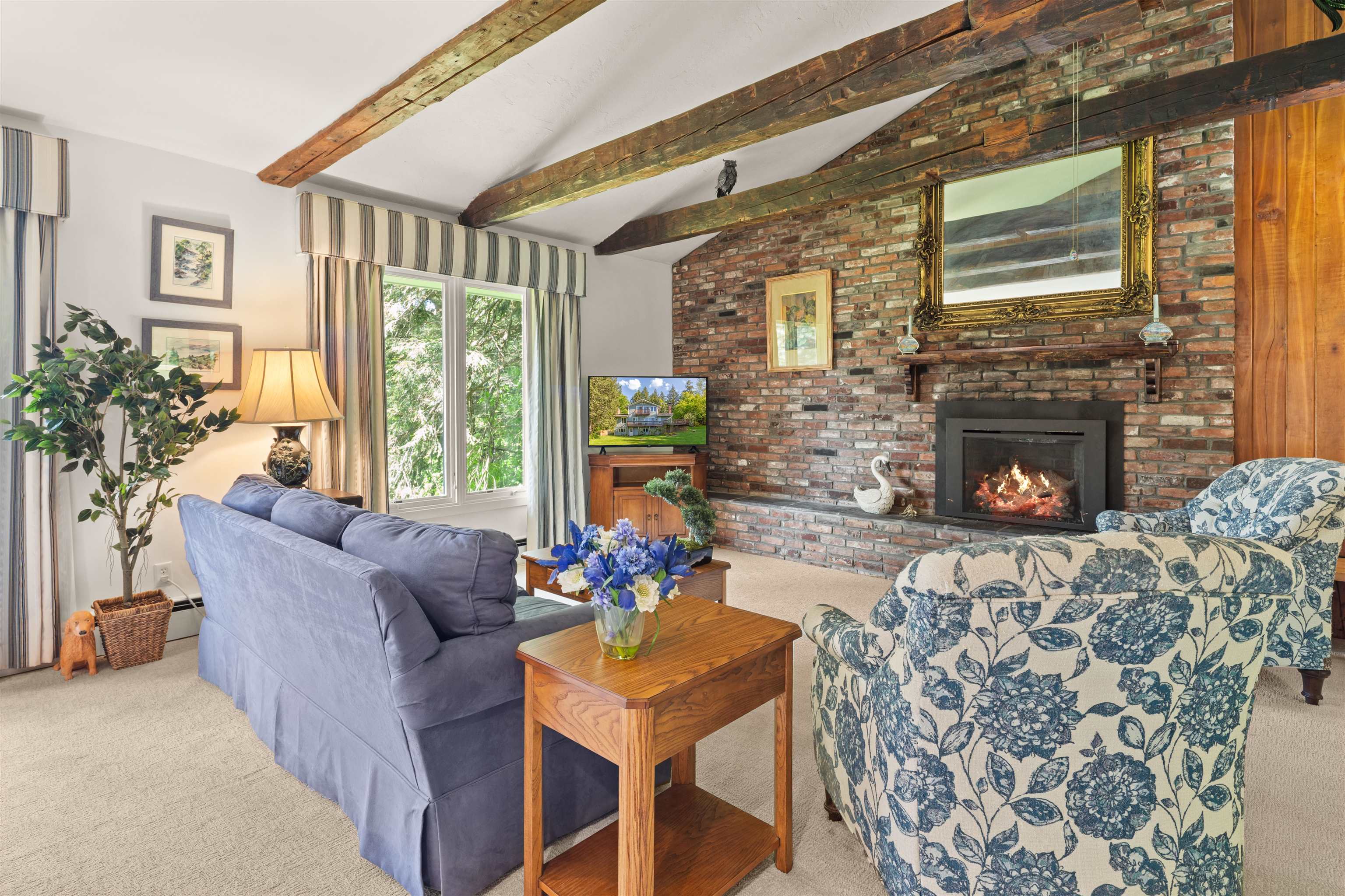 217 Wood Road Stowe, VT 05672 - Photo 11 of 40