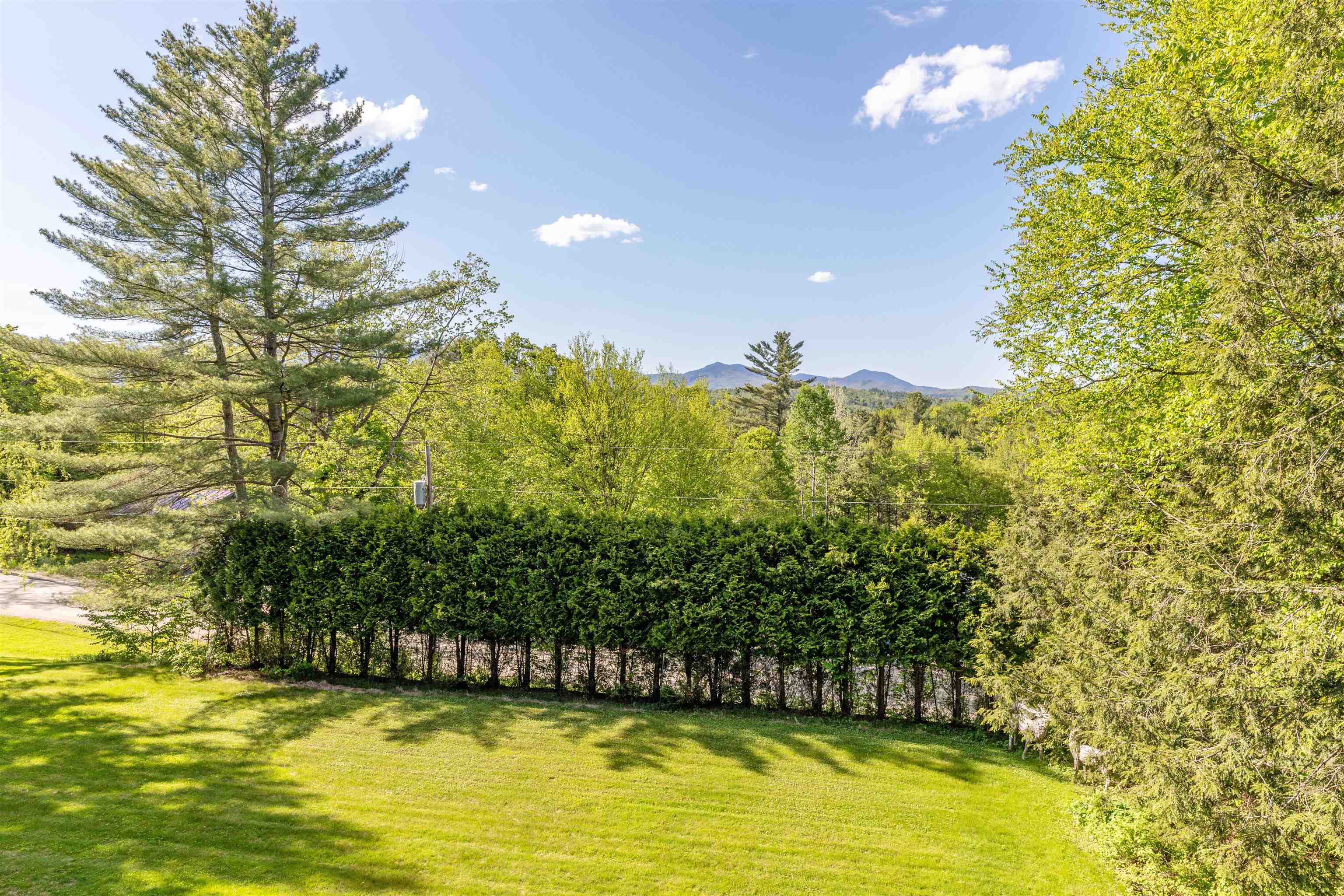 217 Wood Road Stowe, VT 05672 - Photo 4 of 40