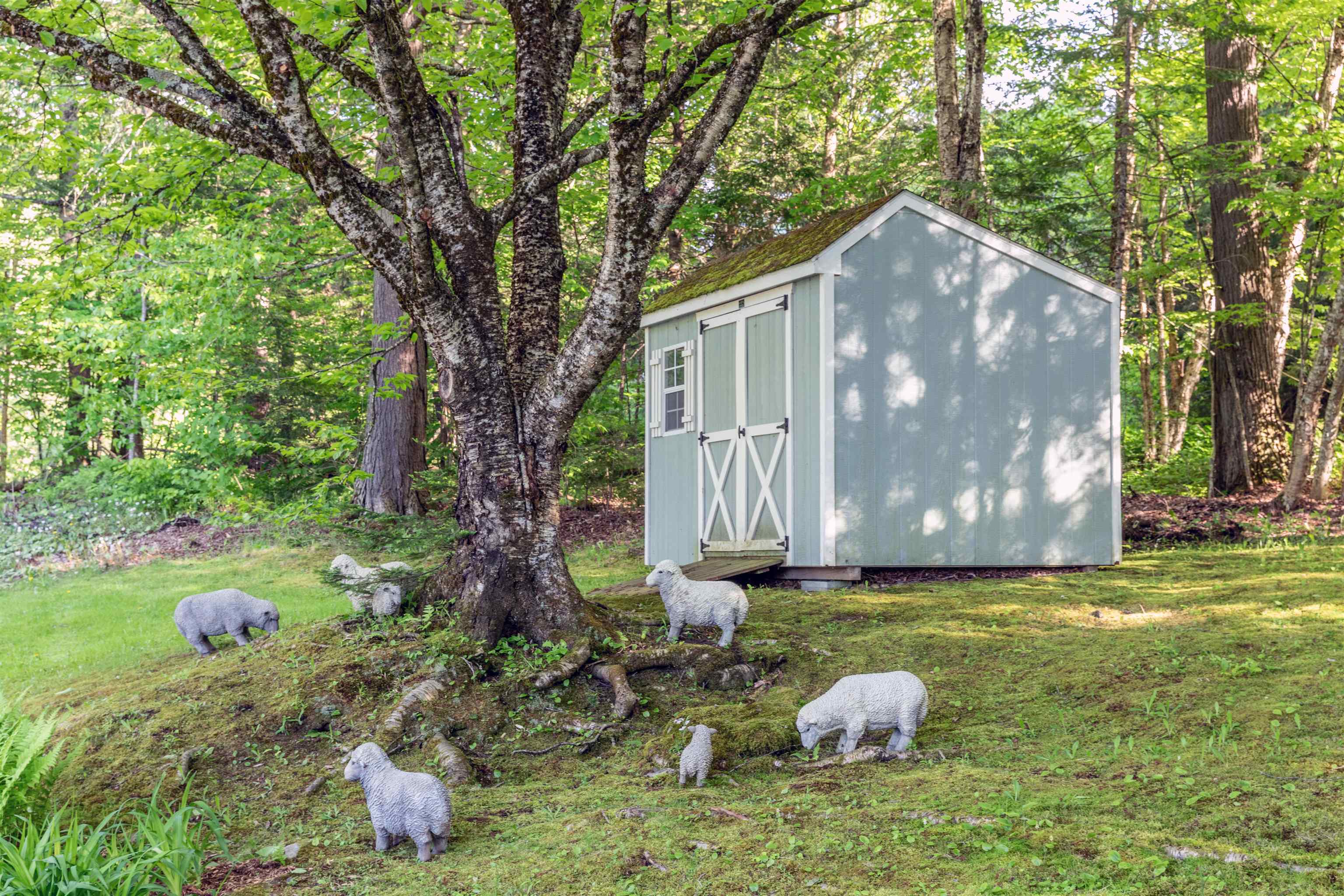 217 Wood Road Stowe, VT 05672 - Photo 6 of 40