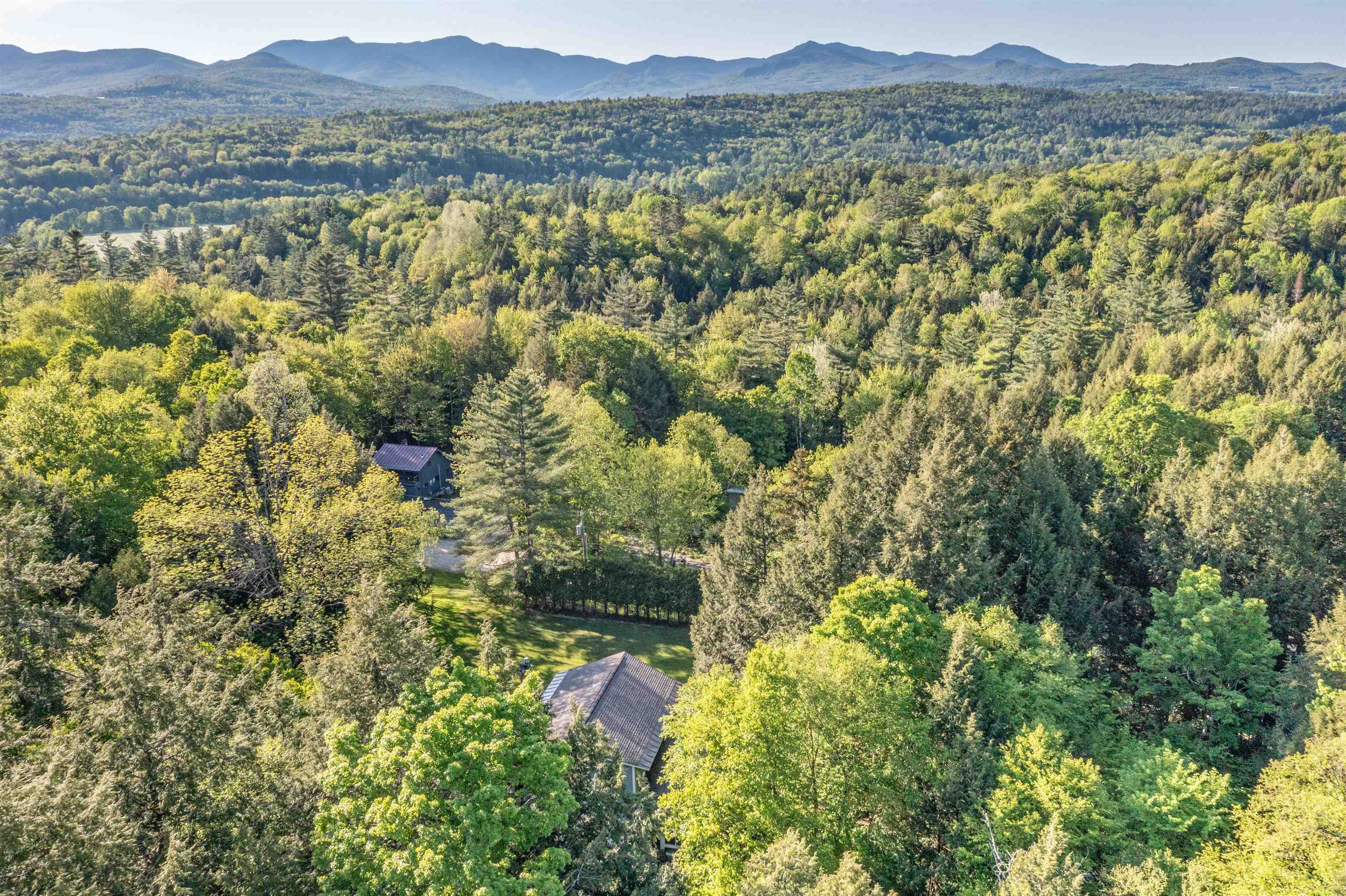 217 Wood Road Stowe, VT 05672 - Photo 8 of 40