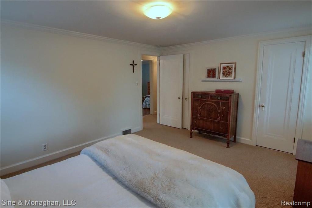 336 Merriweather Road Grosse Pointe Farms, MI 48236 - Photo 13 of 28