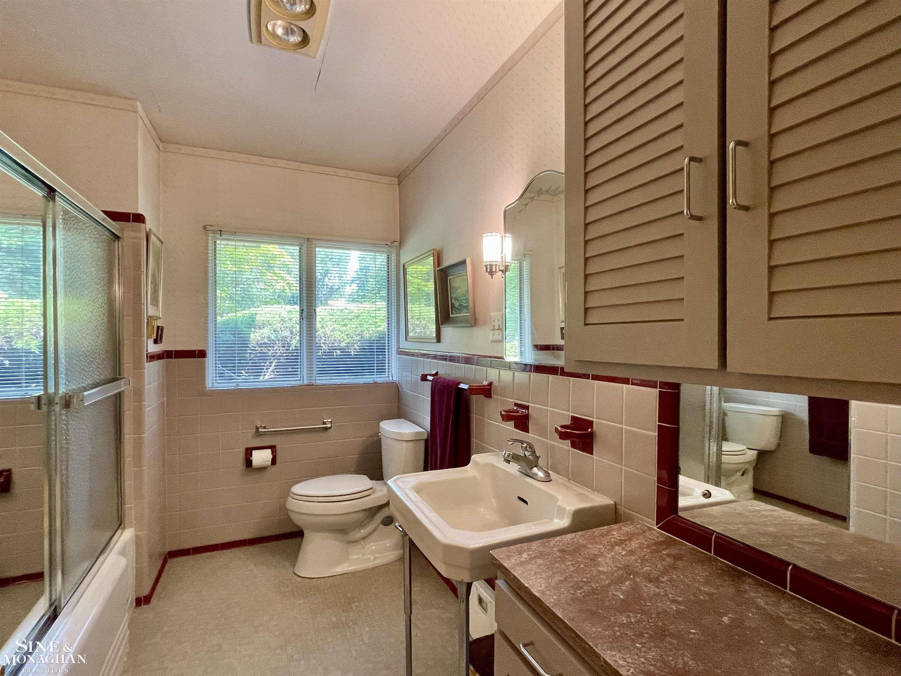 245 Stephens Road Grosse Pointe Farms, MI 48236 - Photo 23 of 40