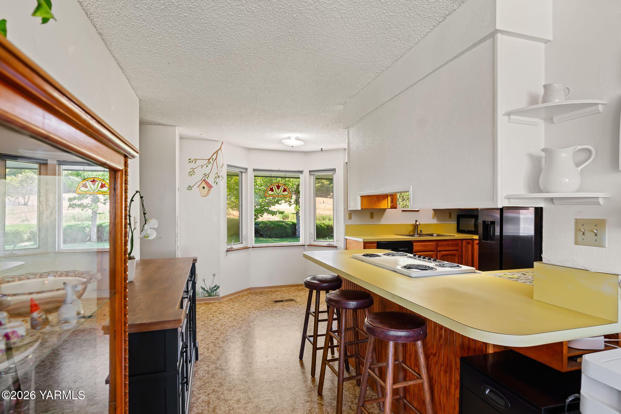 2311 McCullough Road Yakima, WA 98903 - Photo 13 of 35 Kitchen / Dining area