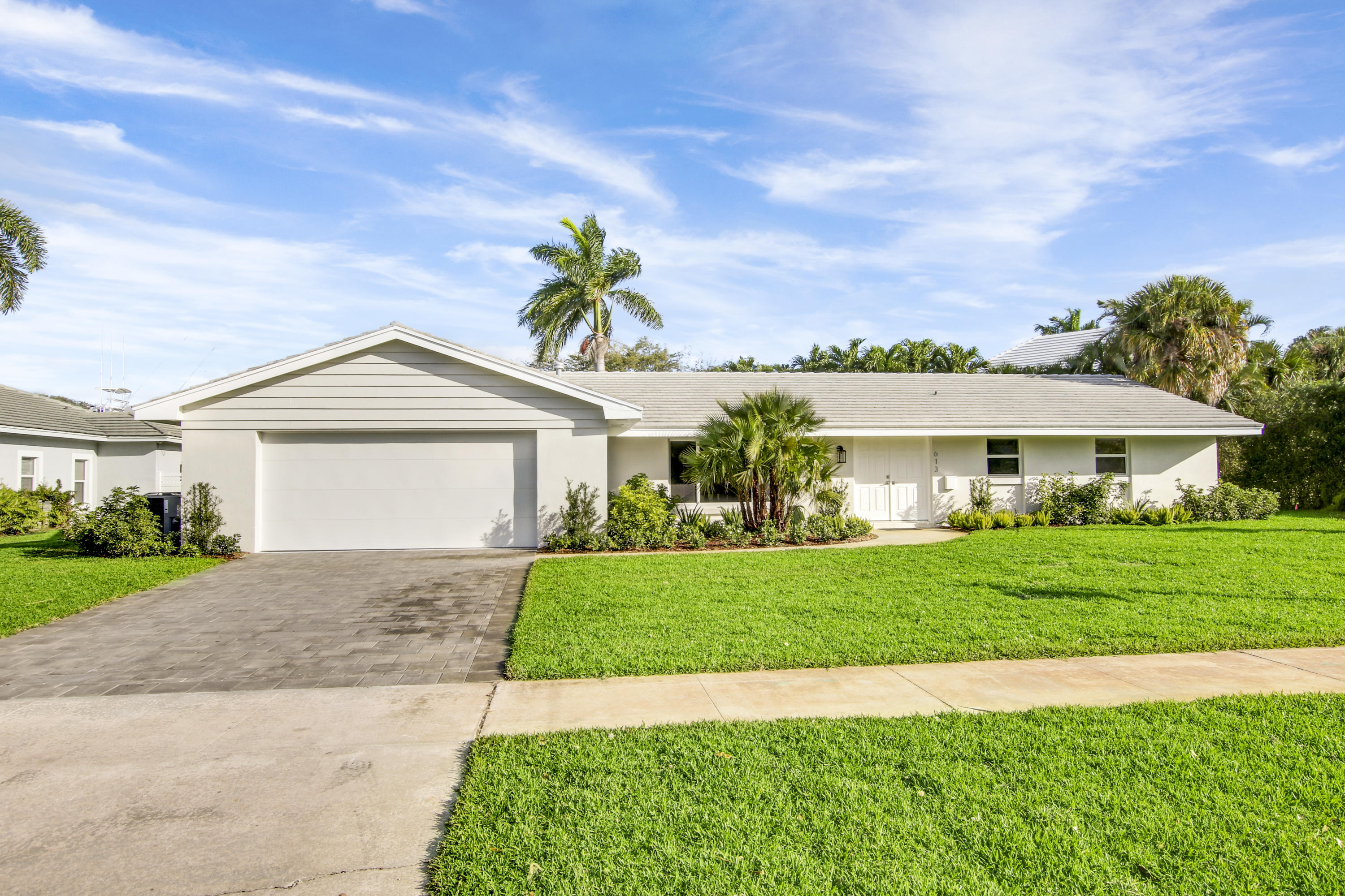 613 Shore Road North Palm Beach, FL 33408 - Photo 5 of 30 House2-1