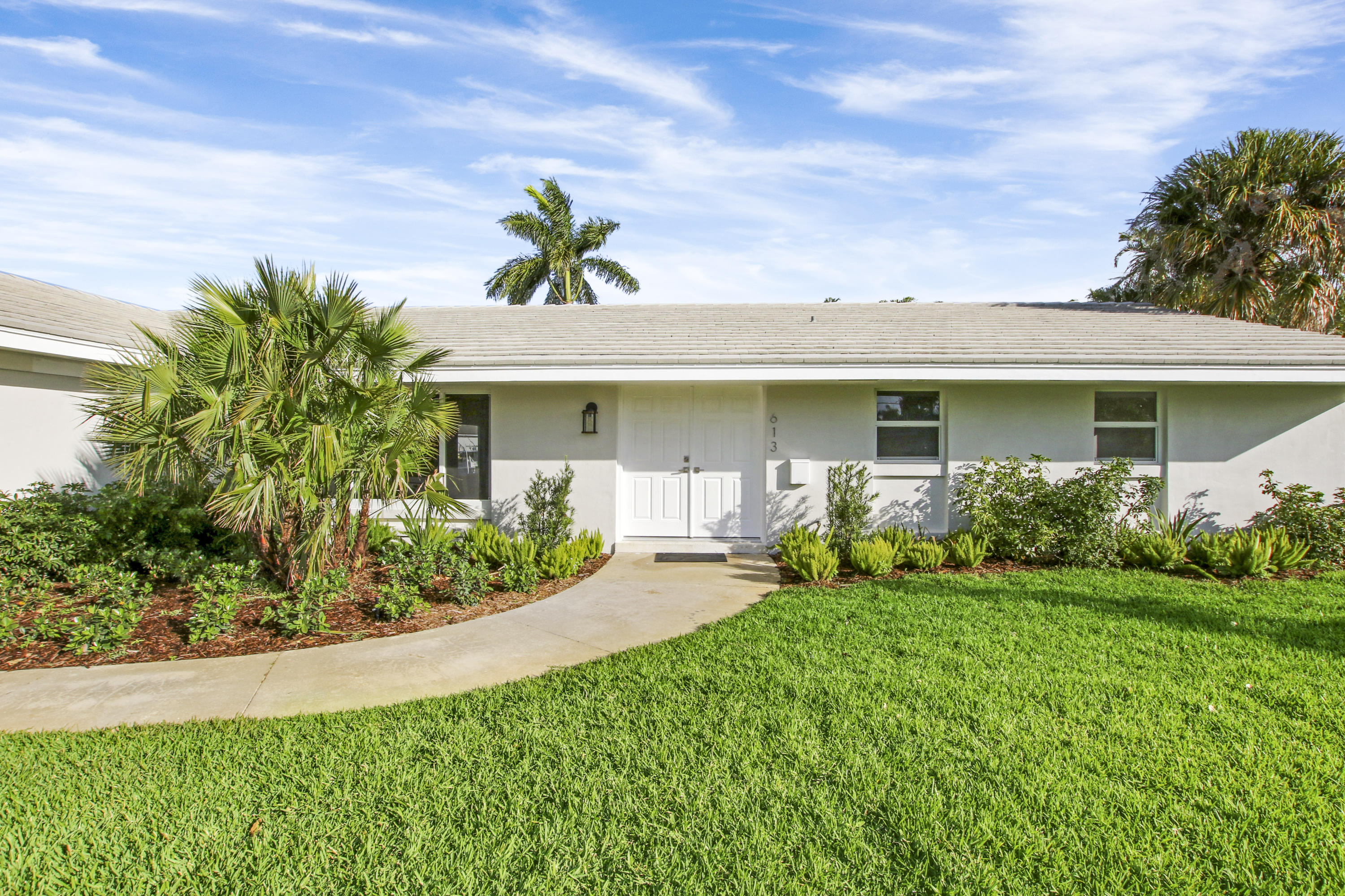 613 Shore Road North Palm Beach, FL 33408 - Photo 7 of 30 House2-3