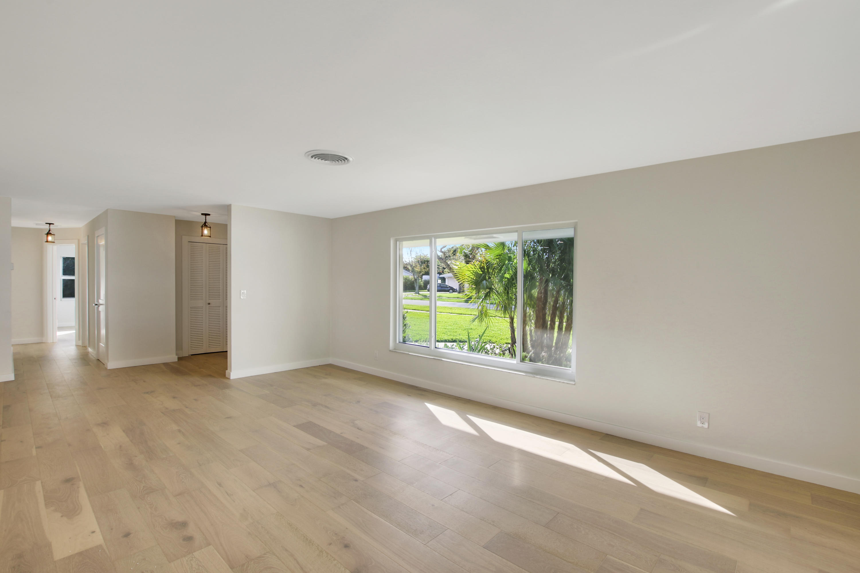 613 Shore Road North Palm Beach, FL 33408 - Photo 9 of 30 House2-18