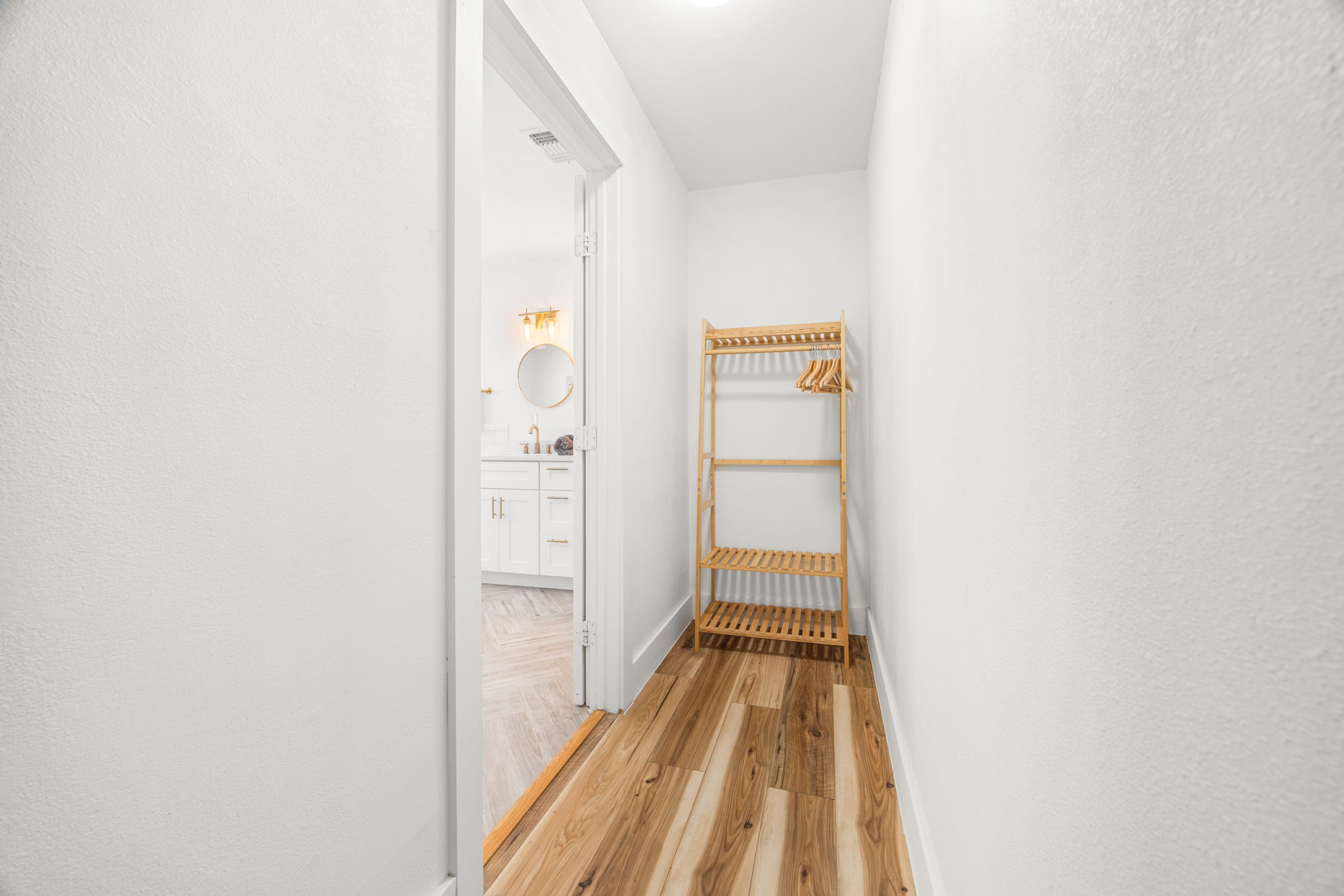 5002 Ledesma Road Austin, TX 78721 - Photo 16 of 32 a view of a bathroom