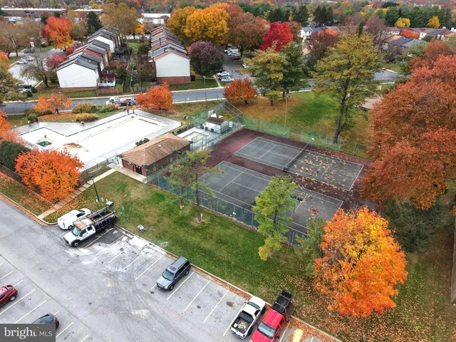 a view of an outdoor space