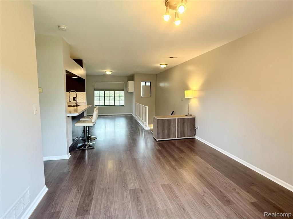 1550 Meadowside Drive, Unit 187 Rochester, MI 48307 - Photo 5 of 43