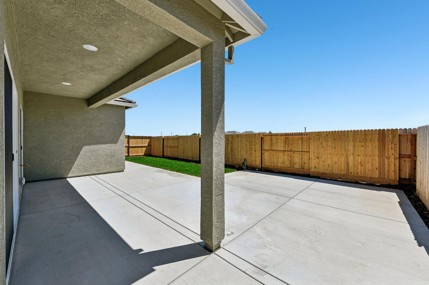 945 Norman Road Galt, CA 95632 - Photo 7 of 9
