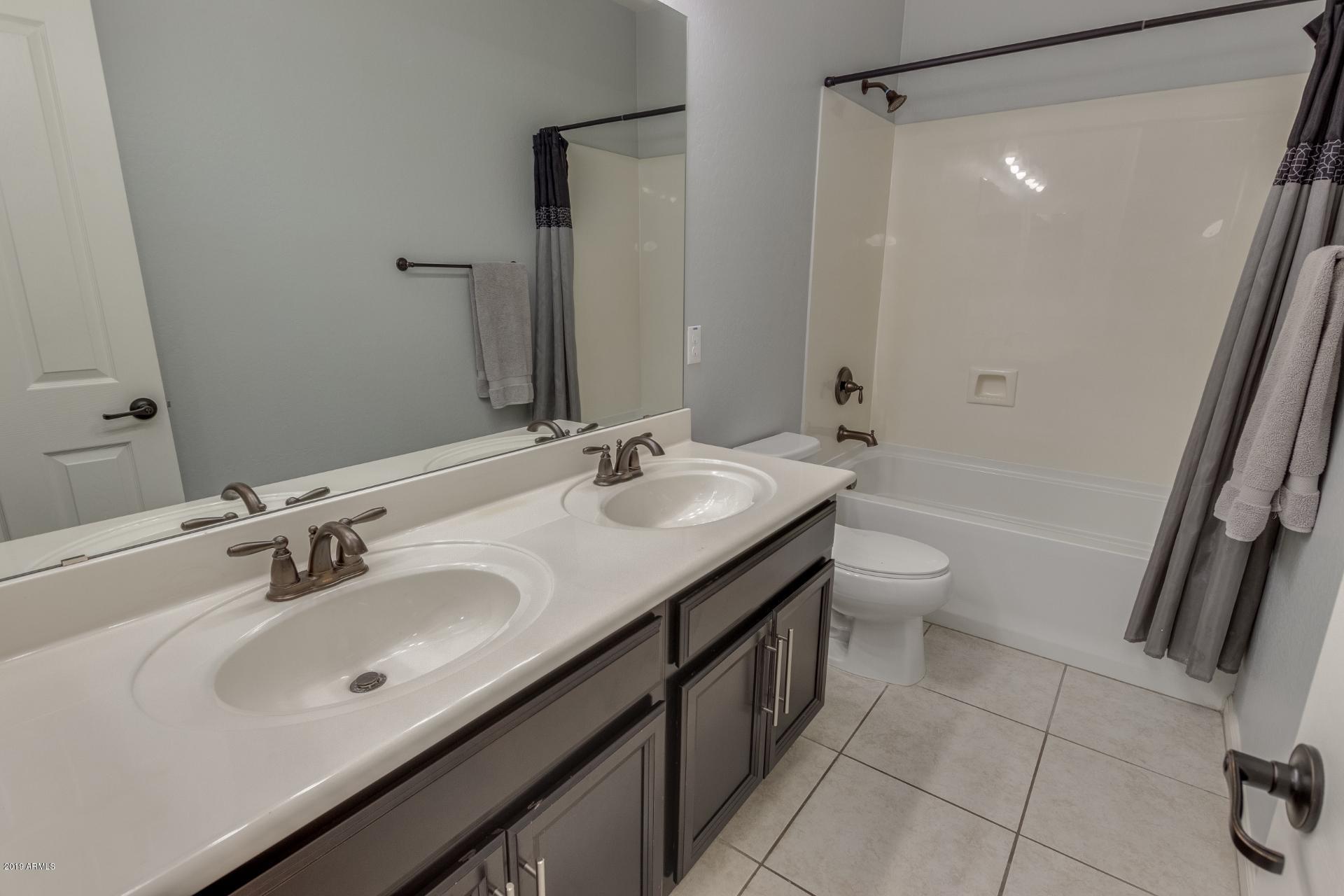 9004 West Ruth Avenue Peoria, AZ 85345 - Photo 18 of 33 0026-Ruth (26)
