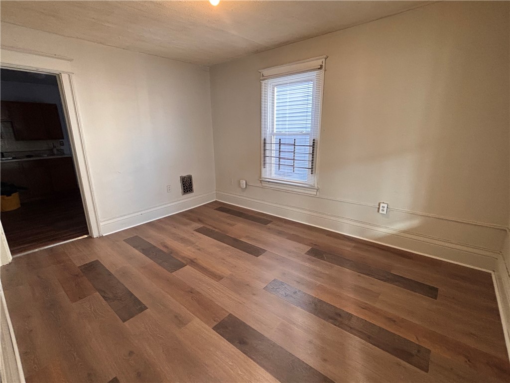 100 Fairbanks Street Rochester, NY 14621 - Photo 3 of 9 Living Room