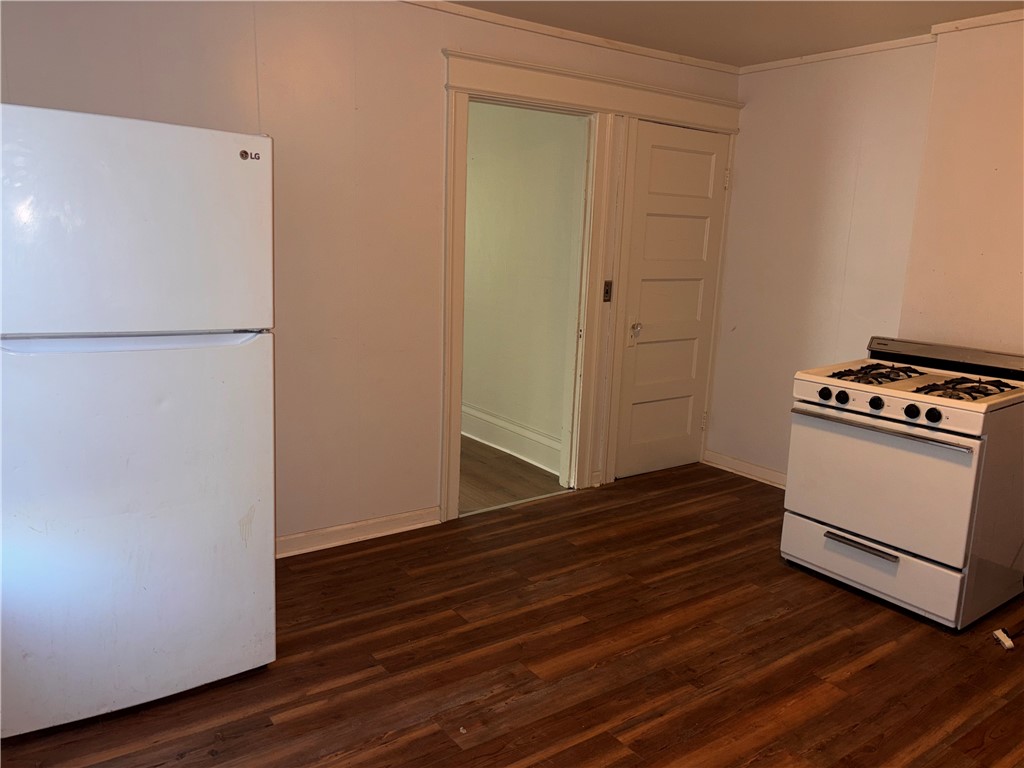 100 Fairbanks Street Rochester, NY 14621 - Photo 4 of 9 Kitchen