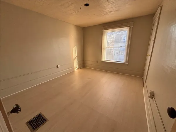 $1,100 | 100 Fairbanks Street, Rochester, NY 14621