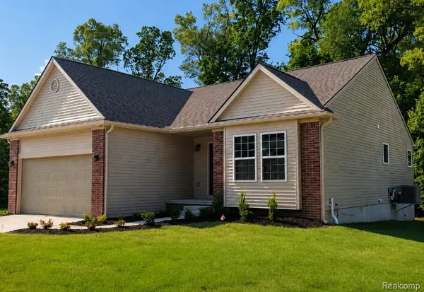 $325,000 | 11473 Hidden Oaks Drive, Clio, MI 48420